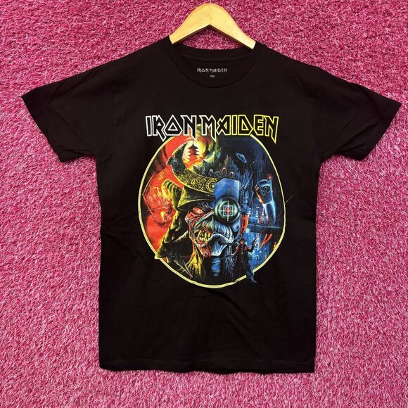 Iron Maiden Days of Futures Past 2024 Tour Black T-Shirt Small/ Medium - Picture 1 of 5